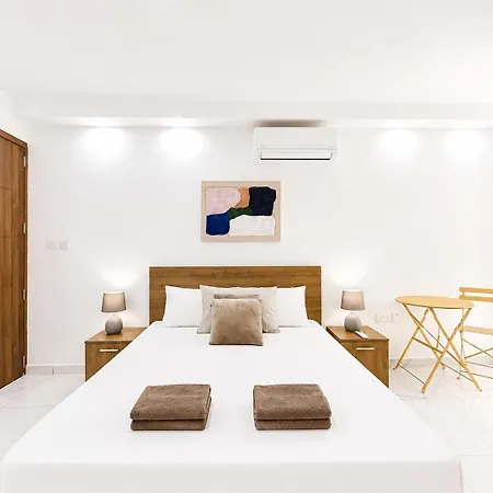 Stylish Near Seafront & Sliema شقة
