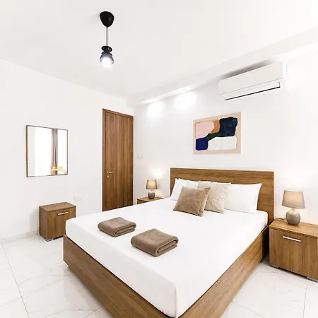Stylish Near Seafront & Sliema شقة *